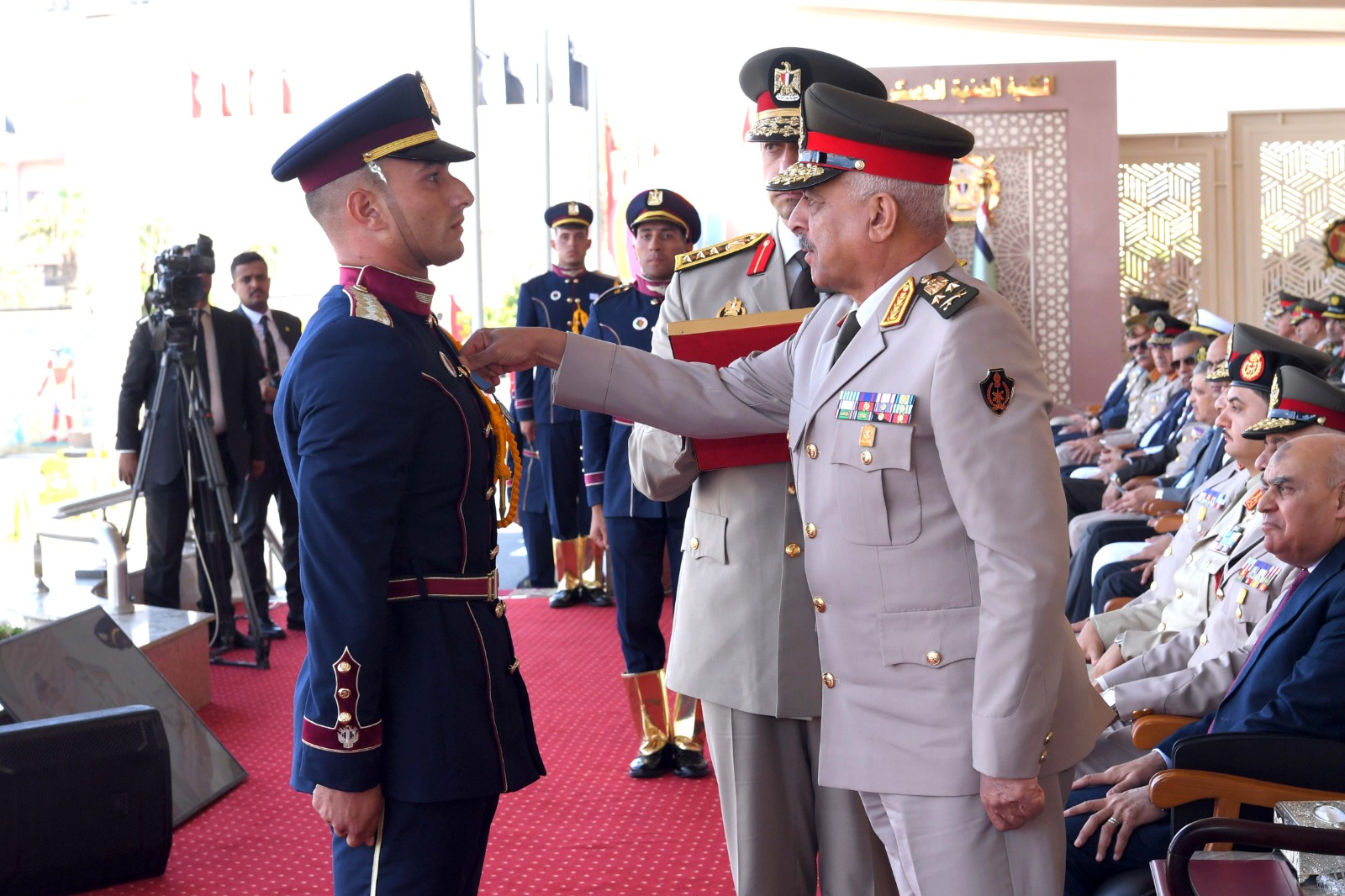 b5f85753-310b-4816-9ce7-7b80281cf4ac