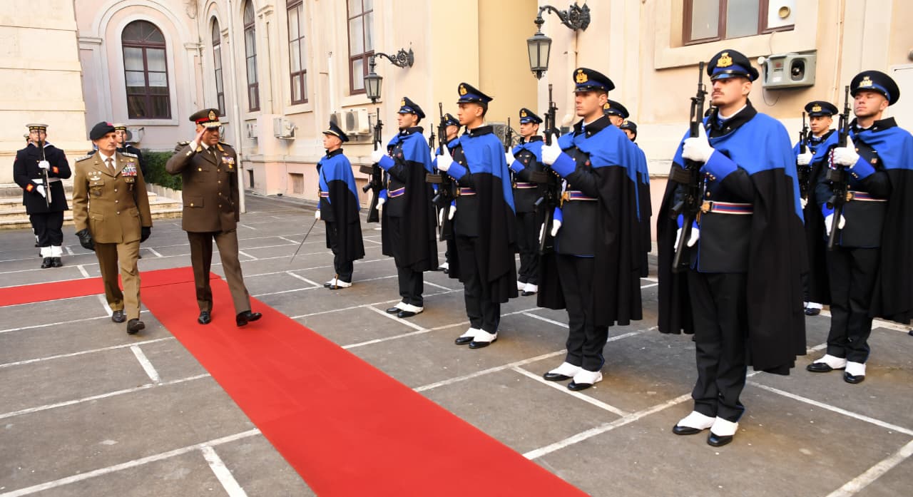 d48a604c-73fa-433d-8d2e-1b802cd10b12