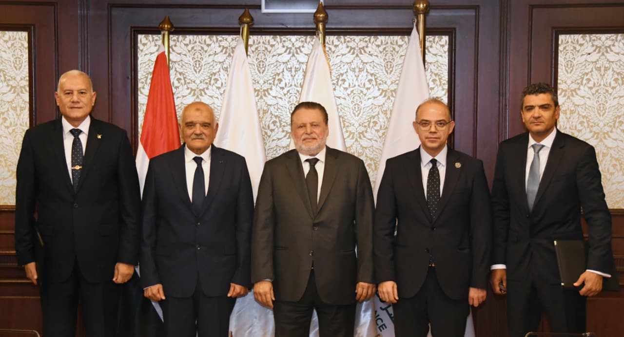 f6b97dfb-5151-4121-af95-719d38448d07