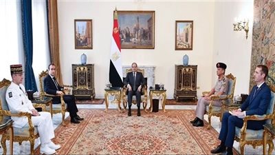 لتجنب اتساع دائرة الصراع.. الرئيس السيسي يستقبل وزير القوات المسلحة الفرنسي