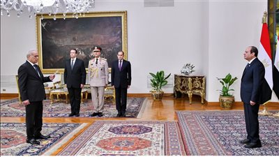 الرئيس السيسي يشهد أداء حلف اليمين لرئيس مجلس الدولة ورئيس هيئة النيابة الإدارية
