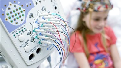 محافظة الجيزة: تقديم خدمة رسم المخ بمستشفى أم الأطباء بالدقي بأسعار مدعمة