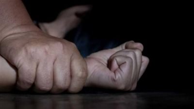 بسبب التبول لا إرادياً .. سيدة تتخلص من طفلتها بمعاونة عشيقها بالهرم