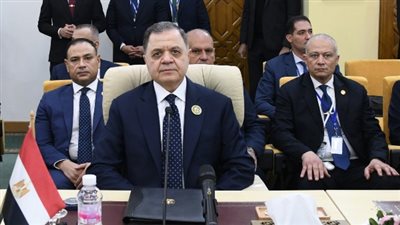 وزير الداخلية يهنئ الرئيس السيسي بشهر رمضان