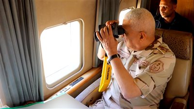 الفريق أول عبد المجيد صقر القائد العام للقوات المسلحة وزير الدفاع والإنتاج الحربى يشهد تنفيذ المرحلة الرئيسية لمشروع مراكز القيادة التعبوى للمنطقة الغربية العسكرية