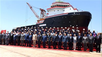 شركة ترسانة الأسكندرية تدشن القاطرة الأولى 