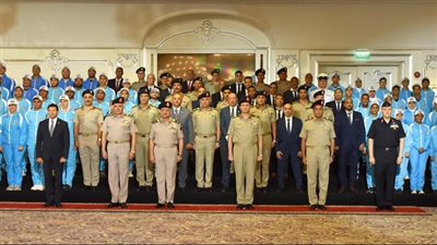 الفريق أول عبد المجيد صقر القائد العام للقوات المسلحة وزير الدفاع والإنتاج الحربى يكرم أبطال القوات المسلحة المحققين للإنجازات الرياضية المحلية والدولية   