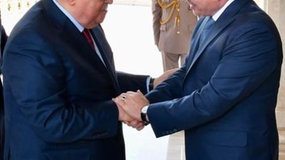 الرئيس السيسي يستقبل نظيره الفلسطيني بمقر قمة شرم الشيخ للسلام