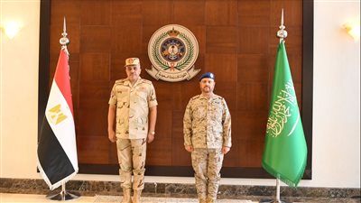 الفريق أحمد خليفة رئيس أركان حرب القوات المسلحة يعود إلى أرض الوطن بعد إنتهاء زيارته الرسمية للمملكة العربية السعودية