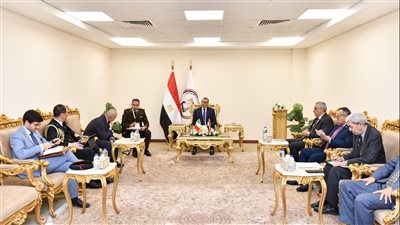 بجناح الوزارة بمعرض 