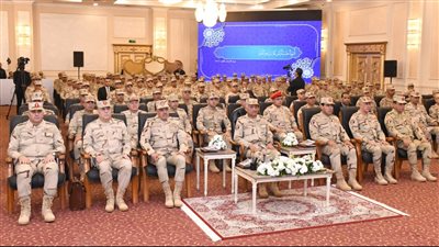 الفريق أول عبد المجيد صقر القائد العام للقوات المسلحة وزير الدفاع والإنتاج الحربى   يلتقى بمقاتلى قوات حرس الحدود ويكرم عدداً من المتميزين   