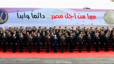 وزاراتى الدفاع والداخلية تعقدان لقاءاً لبحث سبل تعزيز التعاون الأمنى تزامناً مع إحتفالات العام الميلادى الجديد